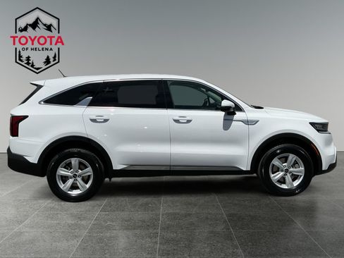 Used 2022 Kia Sorento LX AWD/4WD image 6
