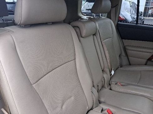Used 2013 Toyota Highlander Limited AWD/4WD image 9