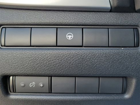 Used 2023 Nissan Rogue SV image 15