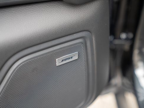 Certified 2026 Porsche Macan AWD/4WD image 11
