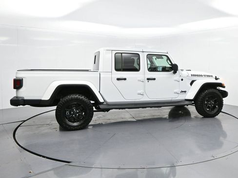 Used 2025 Jeep Gladiator Sport AWD/4WD image 8