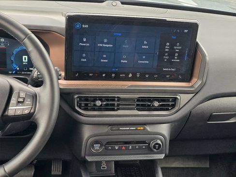 Used 2025 Ford Bronco Sport Outer Banks w/ Outer Banks Tech Package+ AWD/4WD image 16