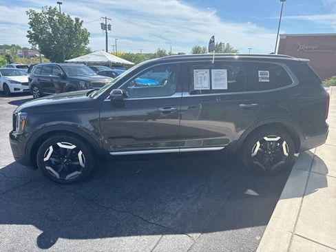 Certified 2023 Kia Telluride S w/ S Sunroof Package AWD/4WD image 6