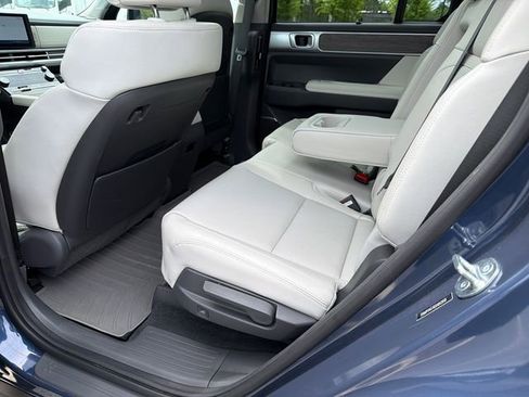 Used 2025 Hyundai Santa Fe Limited FWD image 21