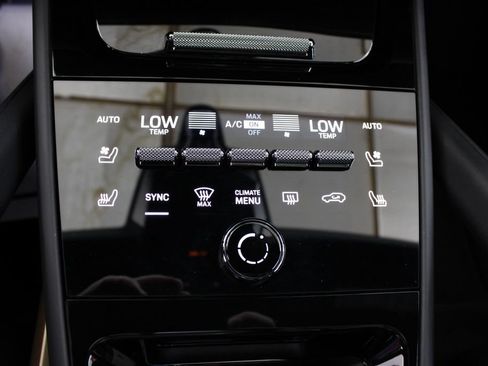 Used 2026 Porsche Cayenne GTS AWD/4WD image 38