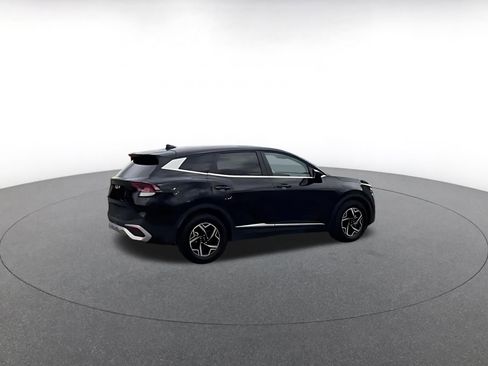 Used 2025 Kia Sportage LX image 8