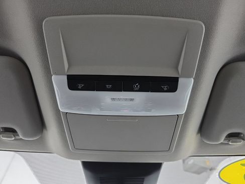 Used 2025 Nissan Sentra SR FWD image 33