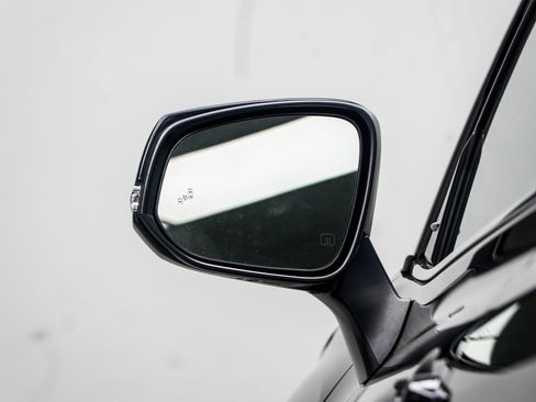 Used 2021 Toyota Highlander XLE FWD image 16