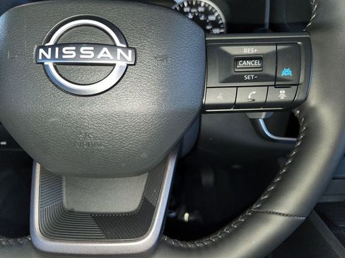 Used 2025 Nissan Rogue SV image 24