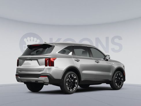 Used 2025 Kia Sorento S w/ Panoramic Sunroof Package FWD image 4