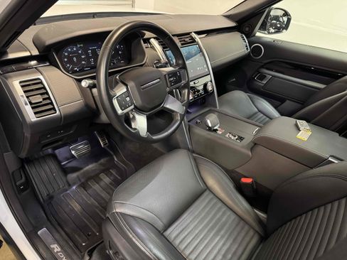 Used 2021 Land Rover Discovery S R-Dynamic image 4