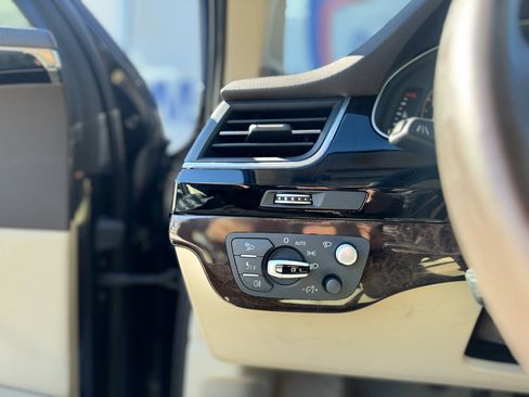 Used 2018 Audi Q7 3.0T Prestige w/ Prestige Package image 41