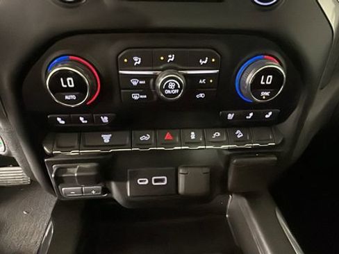 Used 2020 Chevrolet Silverado 2500 LTZ AWD/4WD image 23