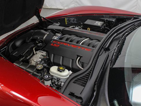 Used 2010 Chevrolet Corvette Convertible w/ Preferred Equipment Group RWD image 12