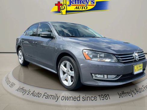 Used 2015 Volkswagen Passat 1.8T Limited Edition FWD image 5