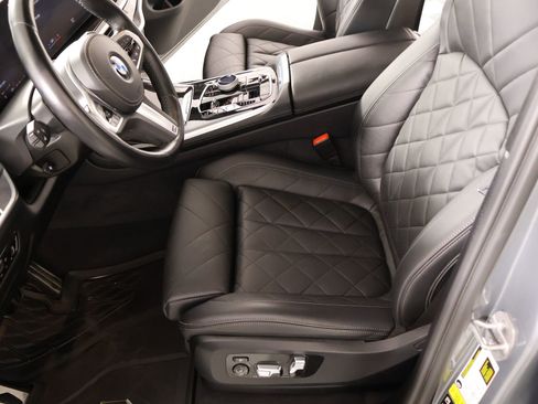 Used 2023 BMW X7 xDrive40i w/ M Sport Package image 12