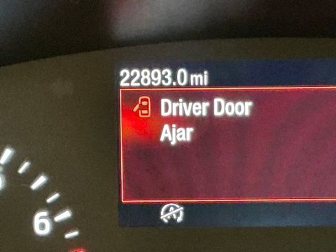 Used 2022 Ford Escape SE image 28