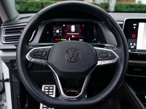 Used 2025 Volkswagen Atlas Peak Edition SE AWD/4WD image 21