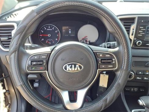 Used 2018 Kia Sportage LX image 19