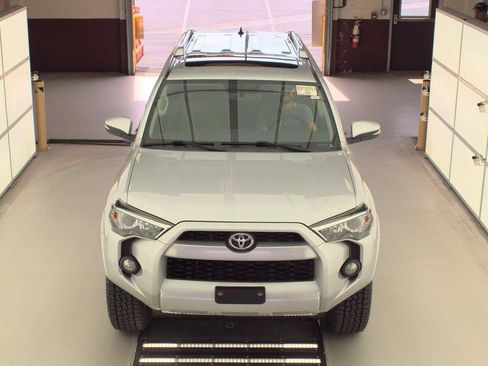Used 2016 Toyota 4Runner SR5 Premium AWD/4WD image 4