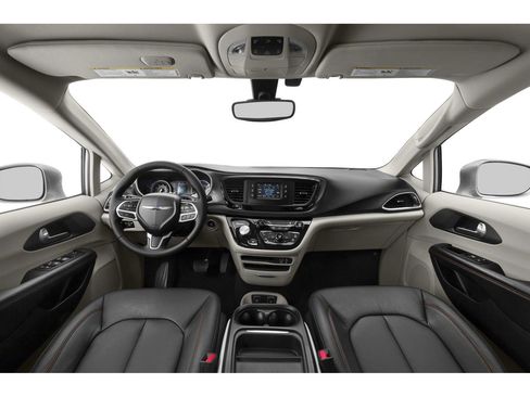 Used 2020 Chrysler Pacifica Touring-L FWD image 8