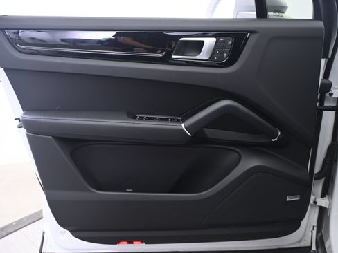 Certified 2023 Porsche Cayenne AWD/4WD image 26