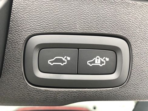 New 2026 Volvo XC60 B5 Ultra w/ Protection Package Premier image 38