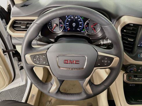 Used 2023 GMC Acadia Denali AWD/4WD image 3