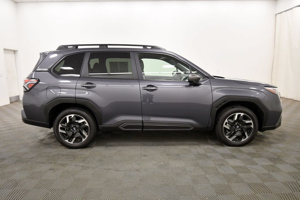 Used 2025 Subaru Forester Limited AWD/4WD image 9