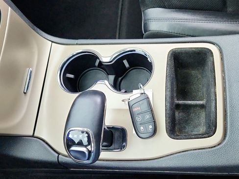 Used 2014 Jeep Grand Cherokee Altitude image 16