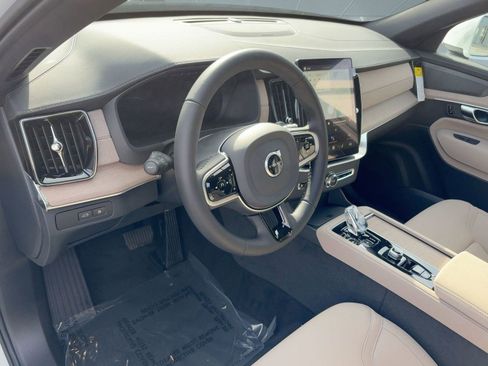 New 2026 Volvo XC90 T8 Plus image 4