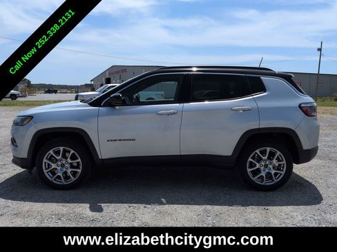 Used 2025 Jeep Compass Limited AWD/4WD image 7