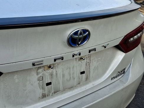 Used 2022 Toyota Camry XSE w/ Cold Weather Package image 9