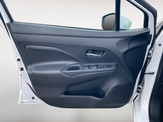 Used 2025 Nissan Versa SV FWD image 16