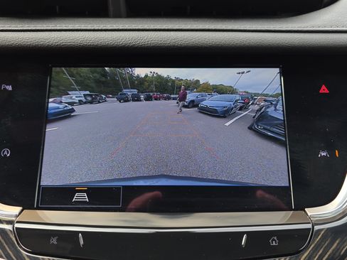 Used 2022 Cadillac XT6 Premium Luxury AWD/4WD image 18