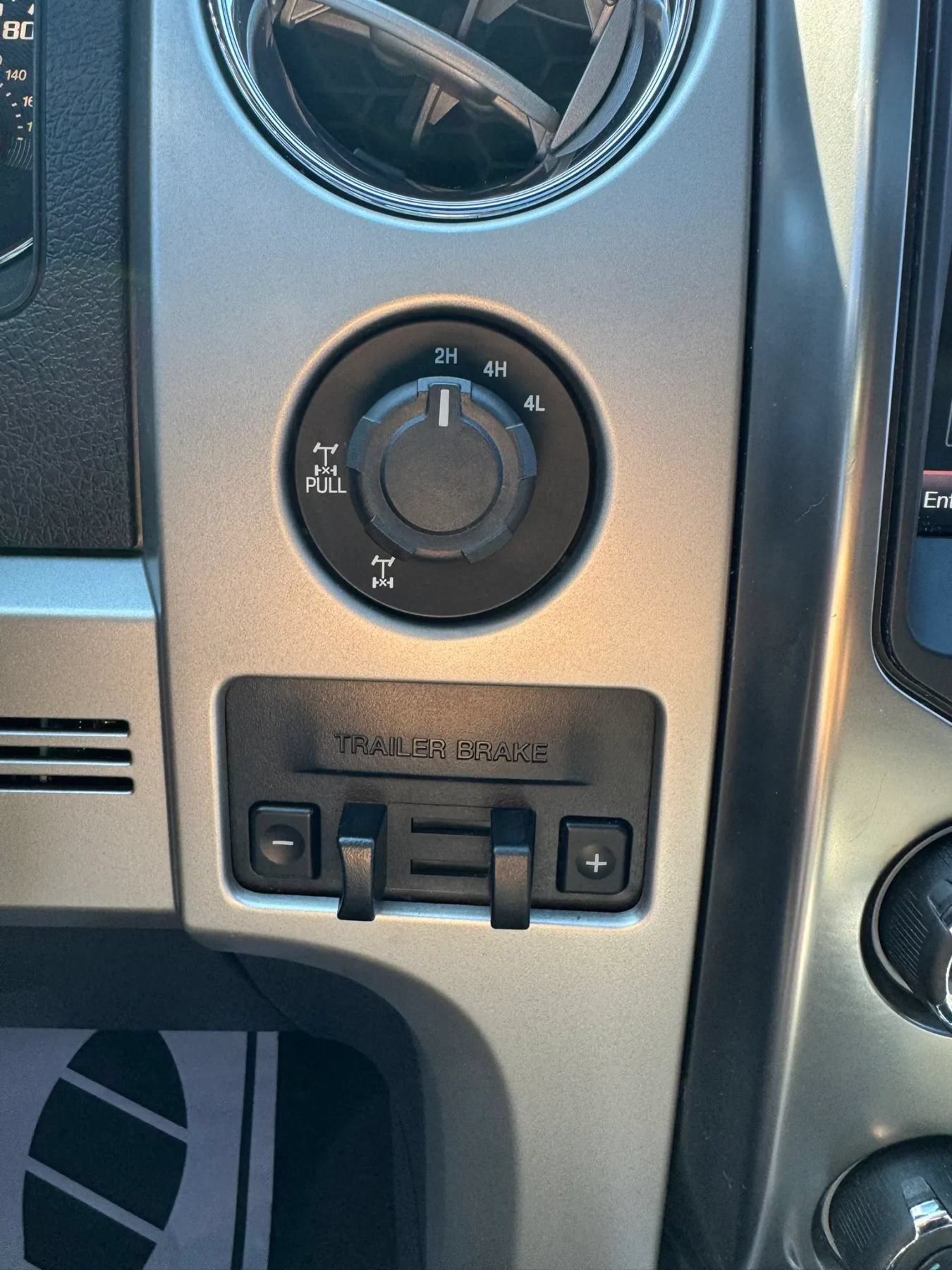 Used 2014 Ford F150 FX4 w/ Equipment Group 402A Luxury AWD/4WD image 52