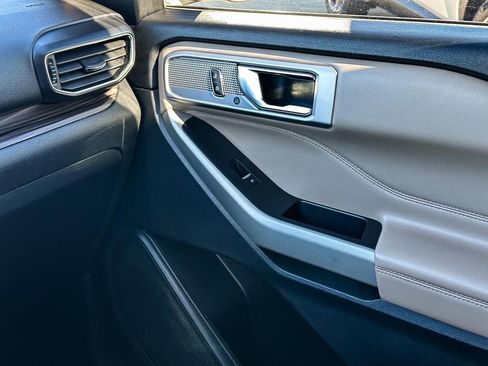 Used 2021 Ford Explorer Limited w/ Equipment Group 301A RWD image 28