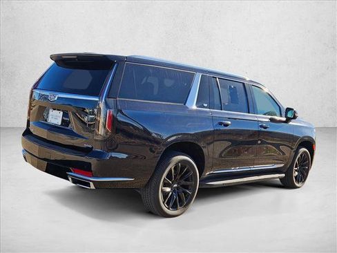 Certified 2022 Cadillac Escalade ESV Luxury w/ LPO, Illumination Package image 5