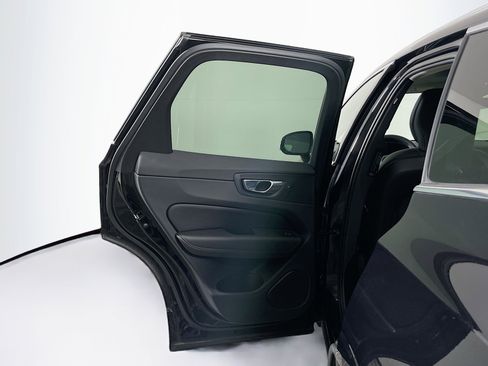 Used 2023 Volvo XC60 T8 Plus image 27