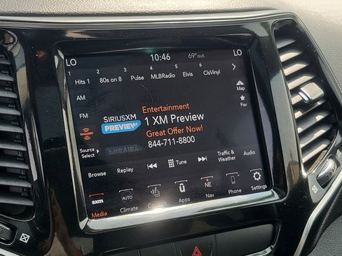 Used 2020 Jeep Cherokee Limited image 17