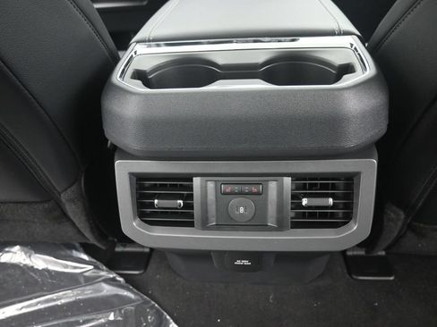 New 2026 Ford F250 Lariat w/ Black Appearance Package AWD/4WD image 16