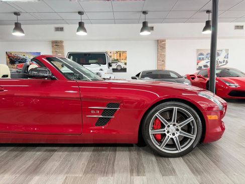 Used 2012 Mercedes-Benz SLS AMG Roadster image 28