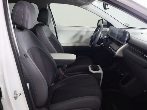 Used 2024 Hyundai Ioniq 5 SE AWD/4WD image 11