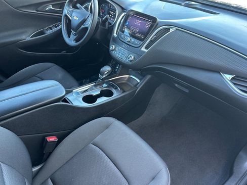 Used 2021 Chevrolet Malibu LT image 18
