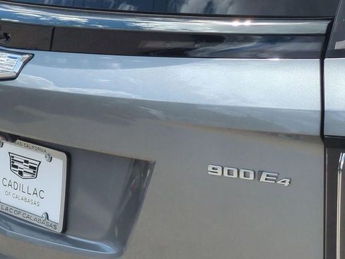 New 2026 Cadillac Vistiq Luxury w/ LPO, Floor Liner Package AWD/4WD image 19