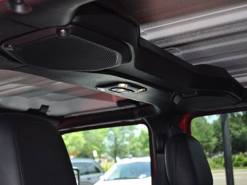 Used 2023 Jeep Wrangler Unlimited Sahara w/ Cold Weather Group AWD/4WD image 22