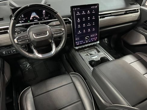 Used 2025 GMC Sierra EV Denali AWD/4WD image 13