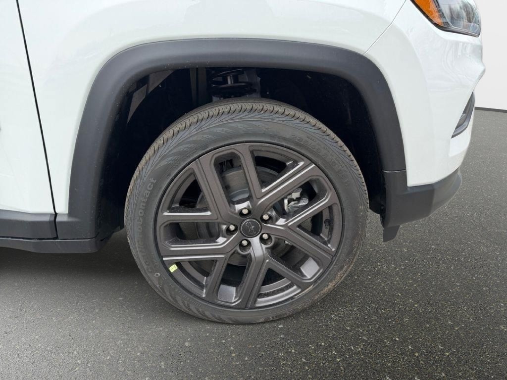 New 2026 Jeep Compass Latitude AWD/4WD image 28