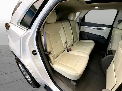 Used 2022 Cadillac XT5 Premium Luxury FWD image 20
