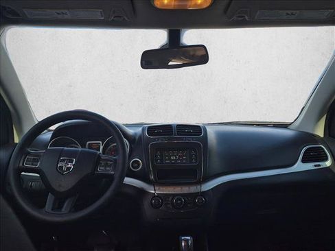 Used 2019 Dodge Journey SE FWD image 12